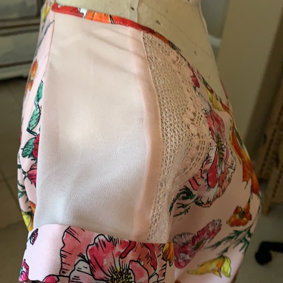 Express Floral capped short sleeve top - Picture 3 of 4